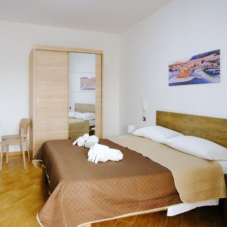 קאסטלמארה דל גולפו Sofia Rooms מראה חיצוני תמונה